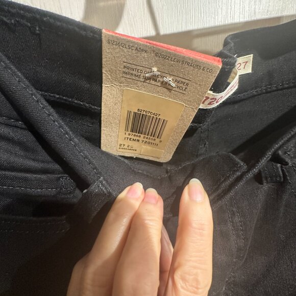 BNWT Levis 720 High Rise Super Skinny 27 - Black - Picture 5 of 14